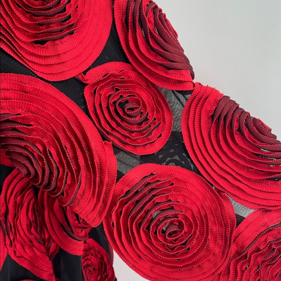 12.26.25 Chico’s 🌹 Rosette Red and Black Women's Topper Semi Sheer (4 or XXL) - Picture 4 of 10